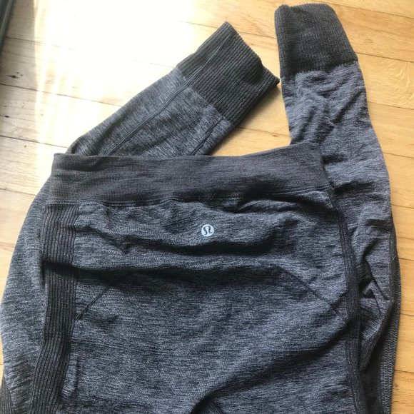 Lululemon Size 4 - Picture 6 of 8